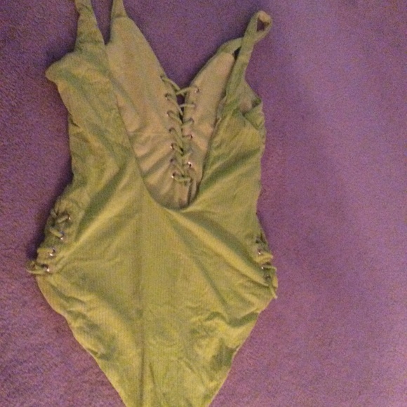 YMI Lime Green Ribbed Front and Side Lace One Piece Swimsuit  Sz XL - Picture 2 of 3